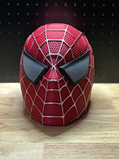Tobey Maguire Spider-Man Helmet (2002 Raimi Trilogy) – 3D Printed Cosplay Mask Replica with Magnetic Assembly, Custom Sizes